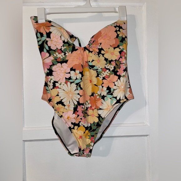 Share and Shore Floral One Piece Swimsuit - Picture 8 of 8